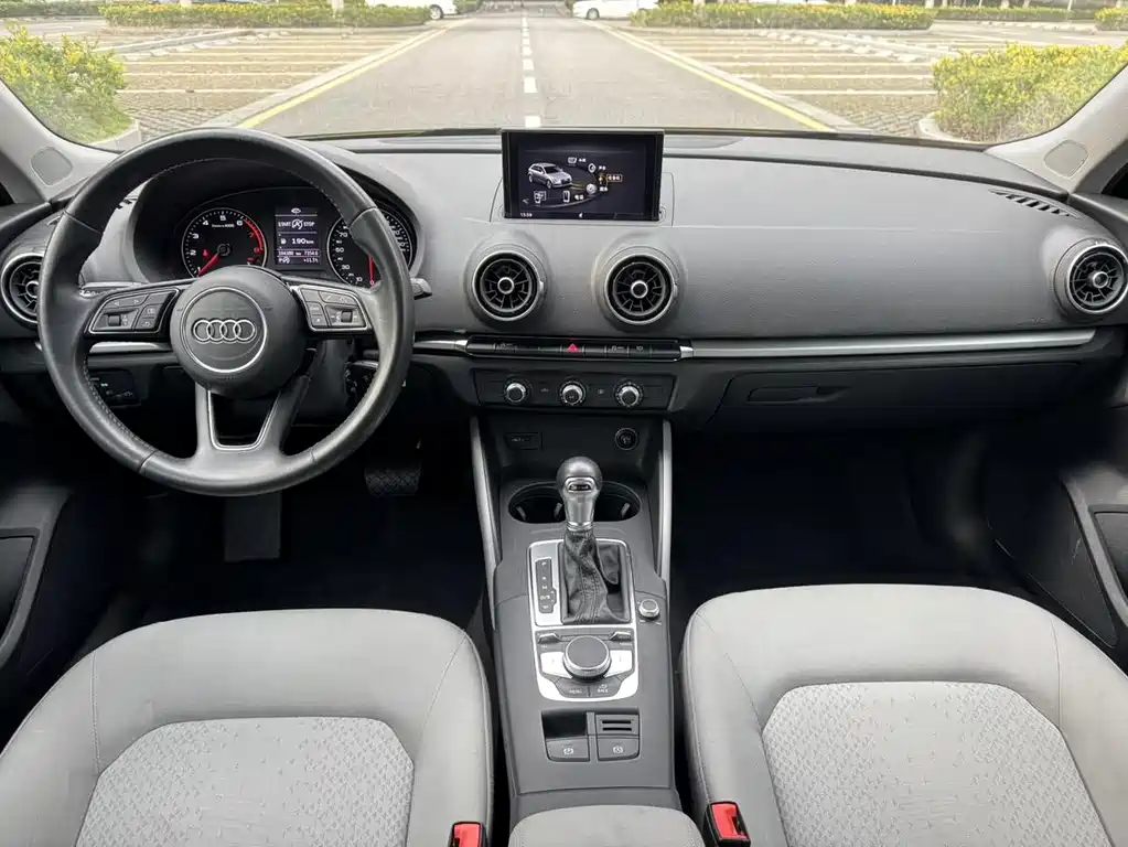 Audi A3 2018 30th Anniversary Model Sportback 35 TFSI Enterprising купить на сайте DeffCars