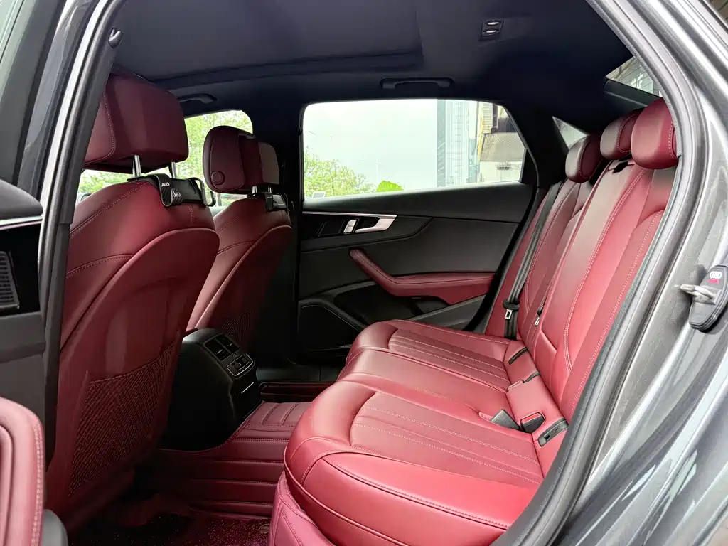 Audi A4L 2024 40 TFSI Luxurious and Dynamic Starry Night Edition купить на сайте DeffCars