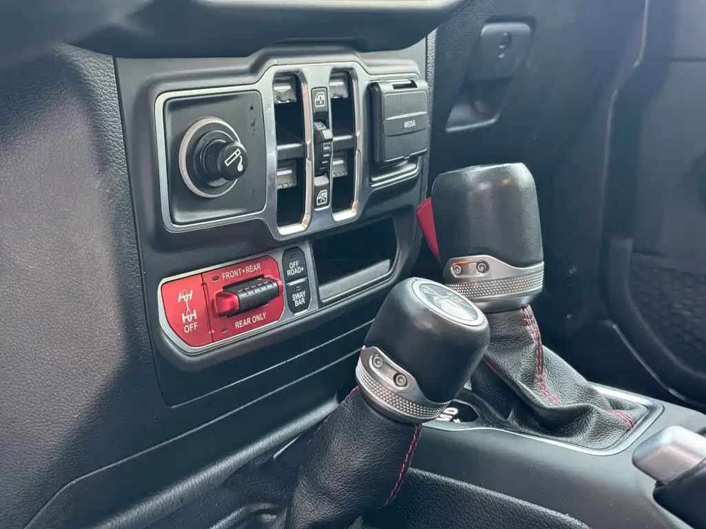 Wrangler 2021 2.0T Robin Hood Four-Door Edition купить на сайте DeffCars