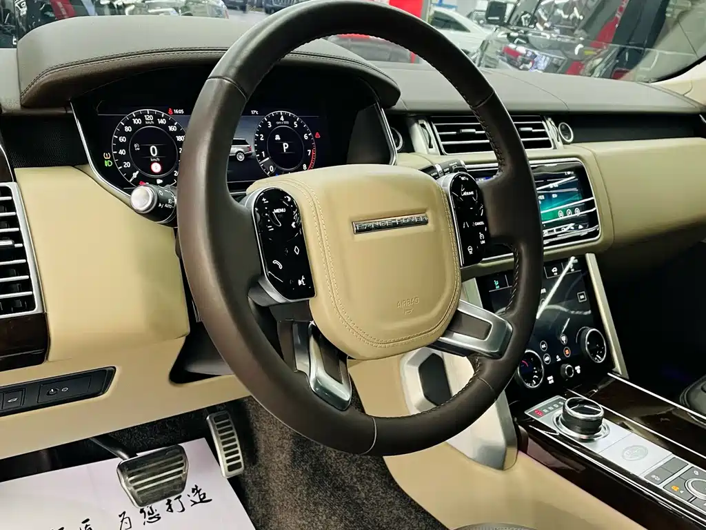 Range Rover 2022 3.0 L6 400PS Legendary Extended Classic Edition купить на сайте DeffCars