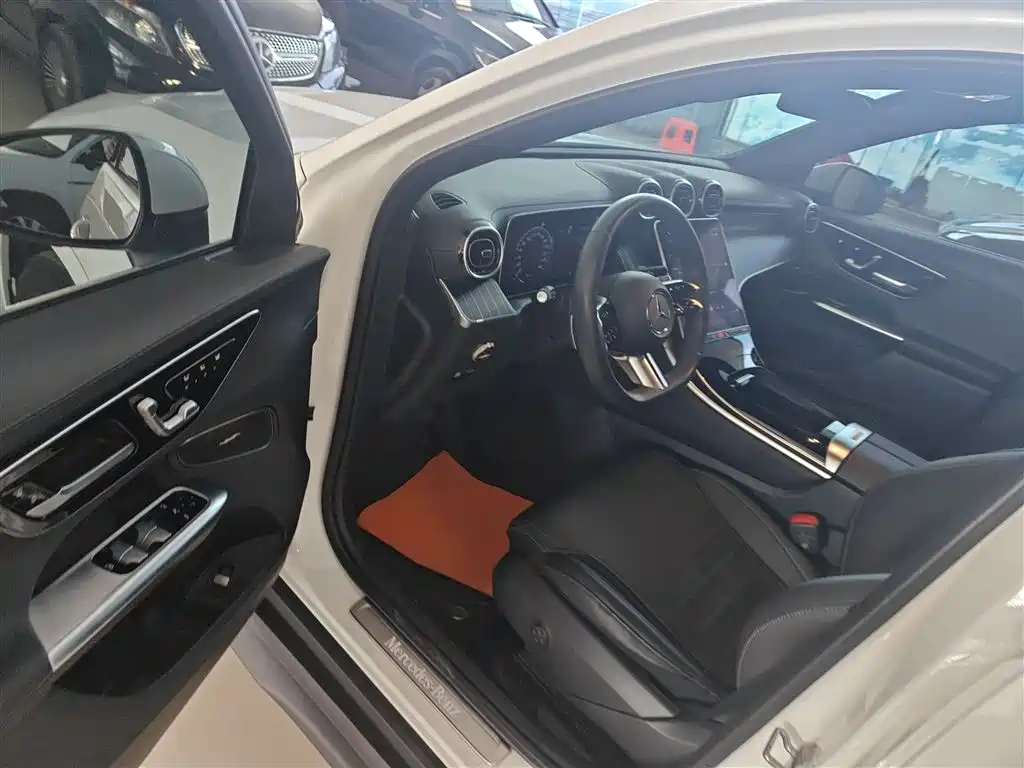 Mercedes-Benz GLC 2023 GLC 260 L 4MATIC luxury model 5 seats купить на сайте DeffCars