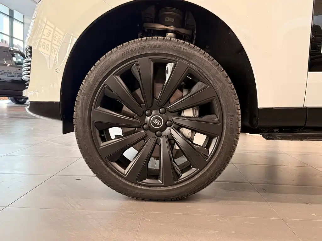 Range Rover 2024 3.0 L6 400PS Extended Edition купить на сайте DeffCars