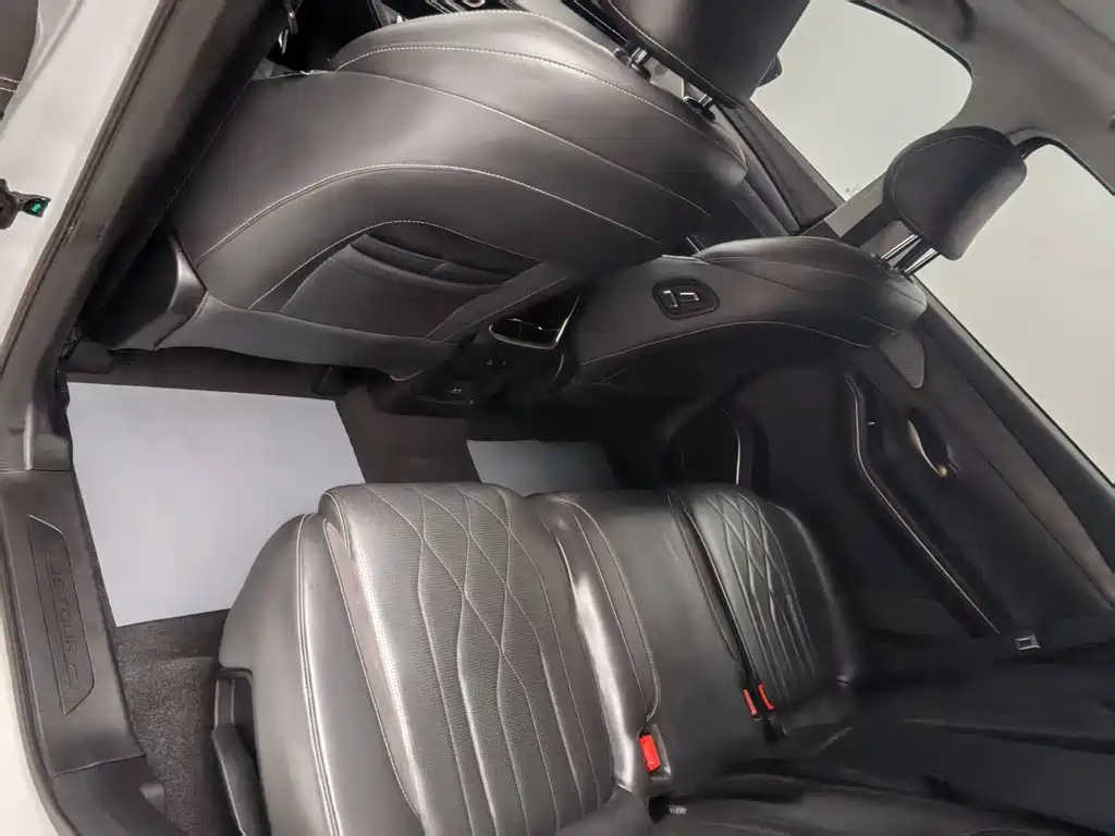 Jietu X90 PRO 2024 2.0T DCT Premium Edition 5 seats купить на сайте DeffCars
