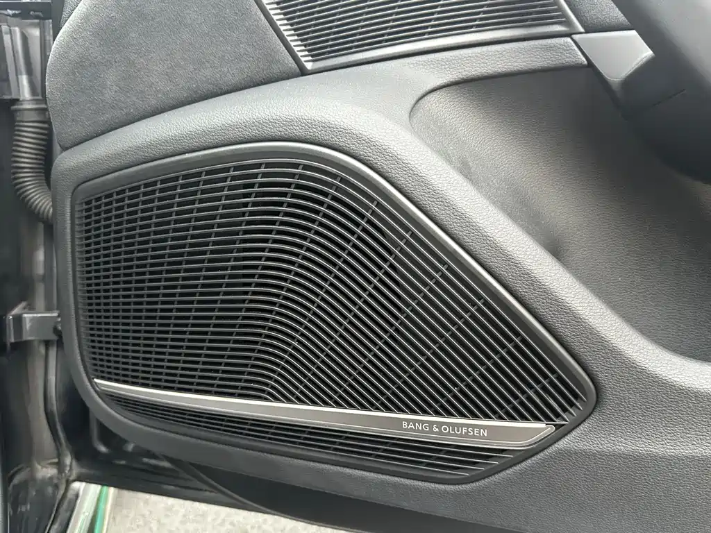 Audi RS 4 2023 RS4 Avant Obsidian Edition купить на сайте DeffCars