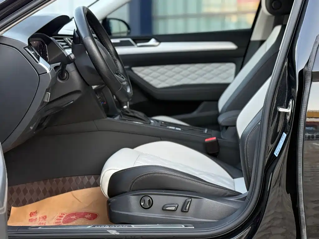 Magotan 2024 model 2 million public model 330TSI DSG luxury model купить на сайте DeffCars