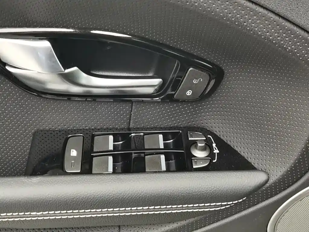 Range Rover Evoque imported 2015 2.0T 5-door dynamic version купить на сайте DeffCars