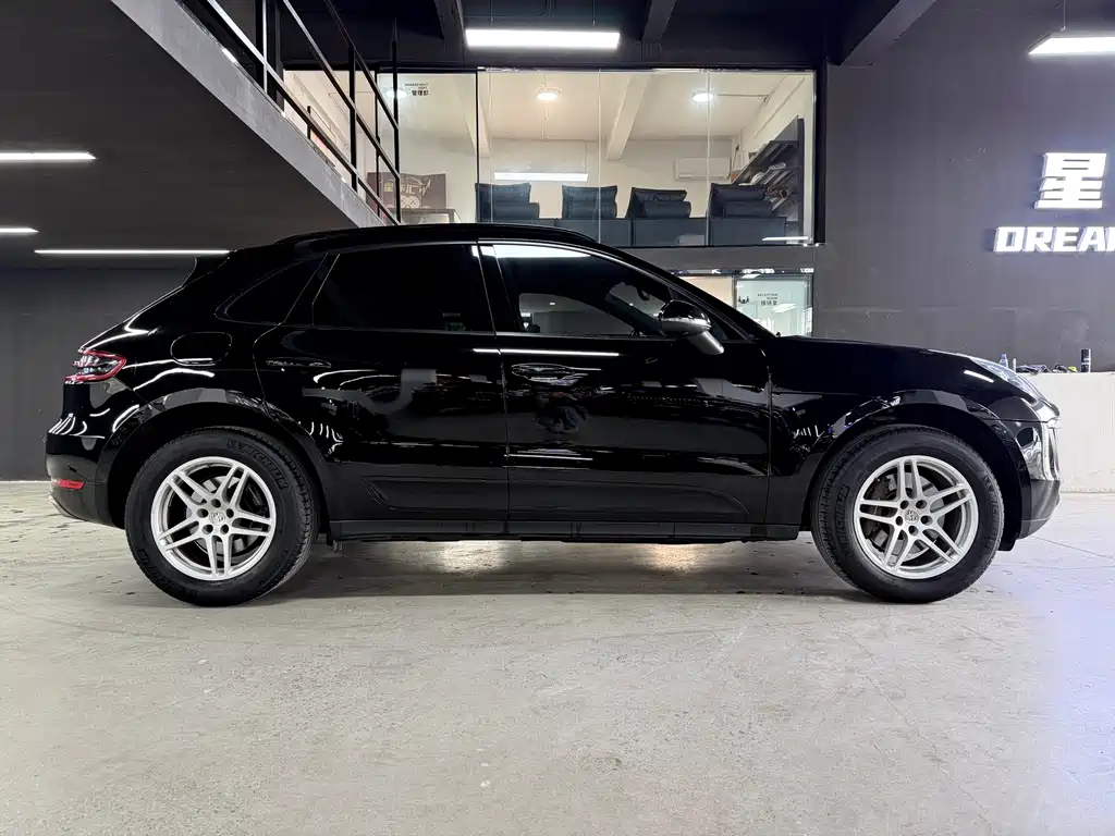 Macan 2017 Macan 2.0T купить на сайте DeffCars