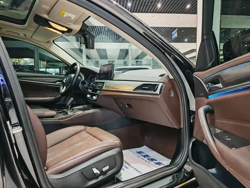 BMW 5 Series New Energy 2021 Model 535Le Luxury Package купить на сайте DeffCars