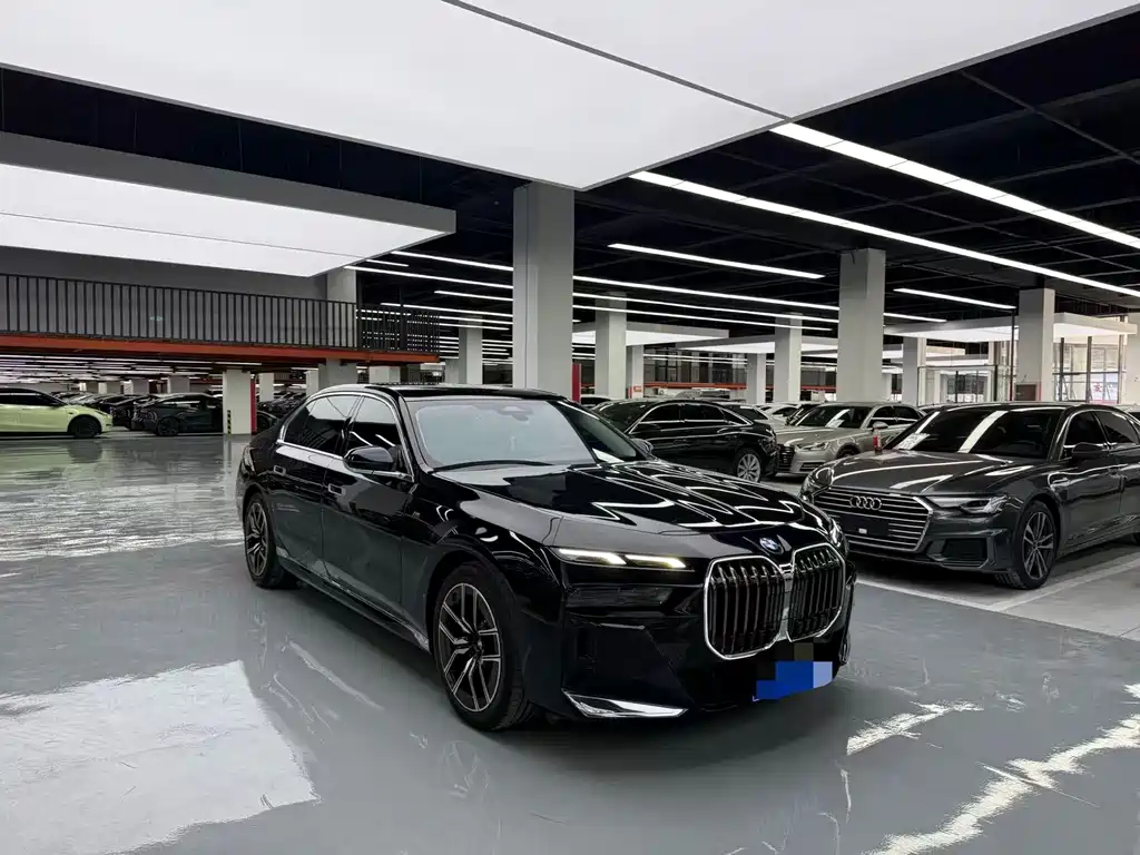 BMW 7 Series 2023 735Li M Sports Package купить на сайте DeffCars