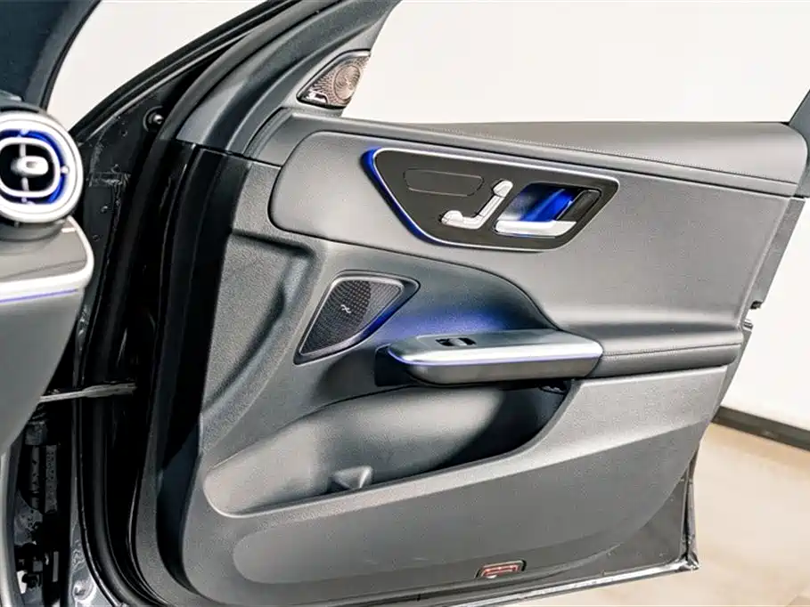 Mercedes-Benz C-Class 2024 facelift three C 260 L sports version купить на сайте DeffCars