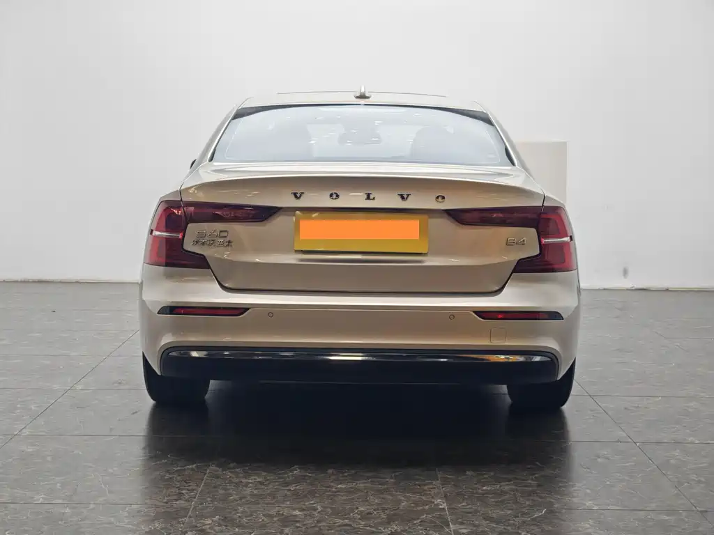 Volvo S60 2023 B4 Zhiyi Luxury Edition купить на сайте DeffCars