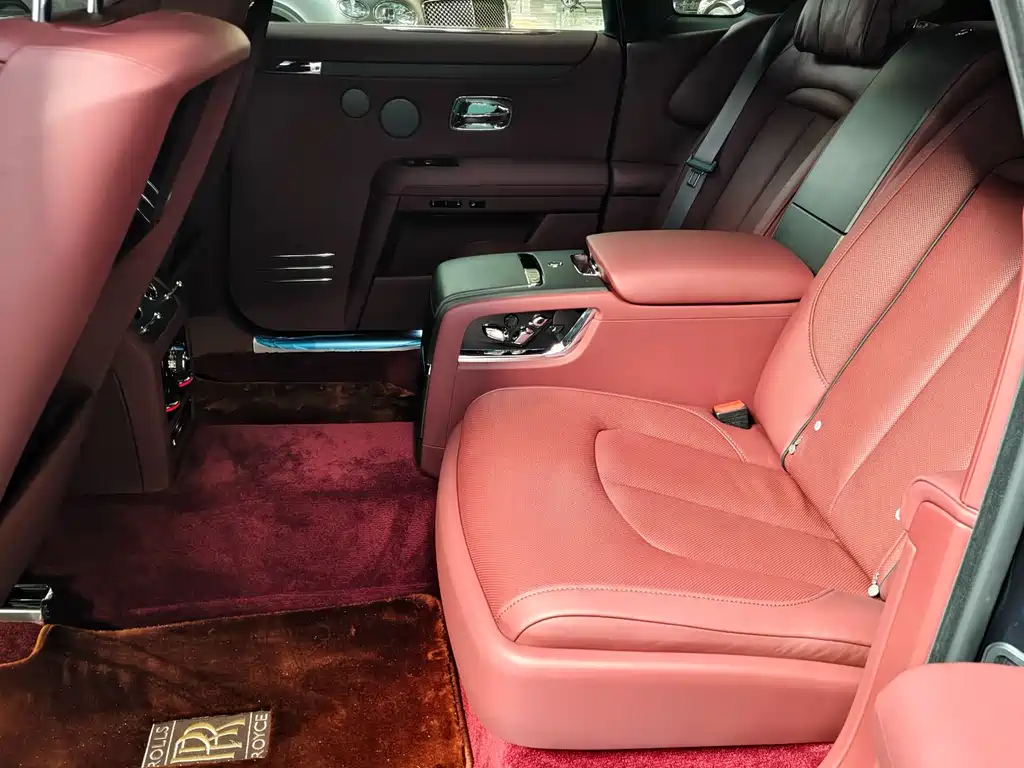 Ghost 2021 6.7T standard wheelbase version купить на сайте DeffCars