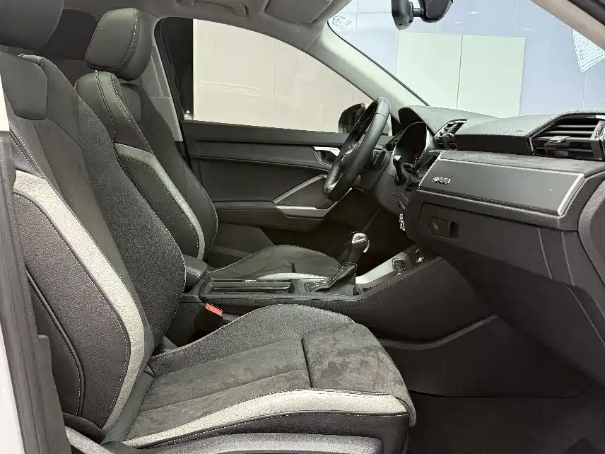 Audi Q3 2022 35 TFSI Fashionable and Dynamic купить на сайте DeffCars