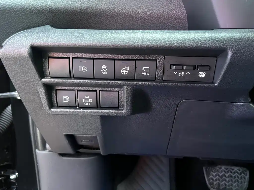 SIENNA 2023 2.5L Hybrid Platinum Edition купить на сайте DeffCars