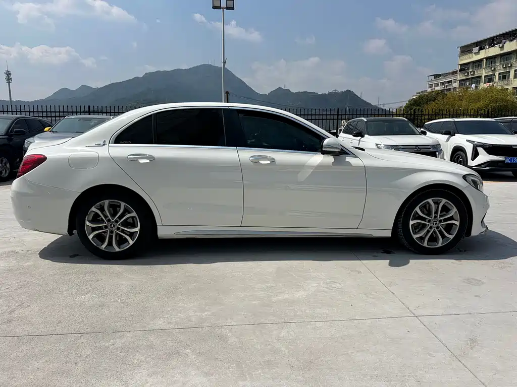 Mercedes-Benz C-Class 2018 C 180 L Fashionable Sports Edition купить на сайте DeffCars