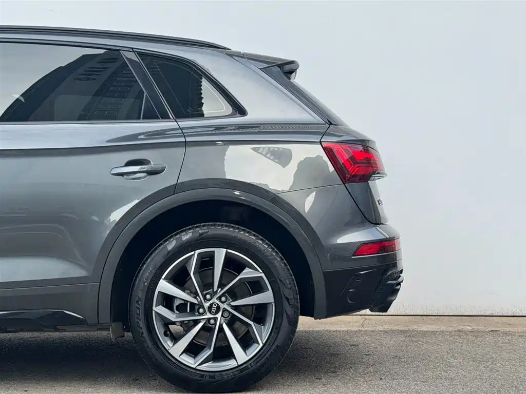 Audi Q5L 2023 40T luxury and dynamic model купить на сайте DeffCars