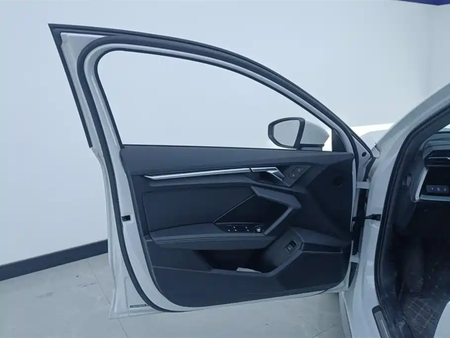 Audi A3 2023 facelift Sportback 35 TFSI stylish and sporty купить на сайте DeffCars
