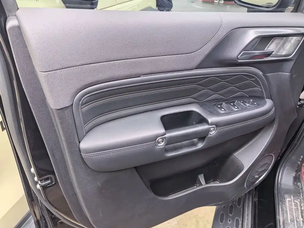 Tank 300 2021 Off-Road Version 2.0T Conqueror купить на сайте DeffCars