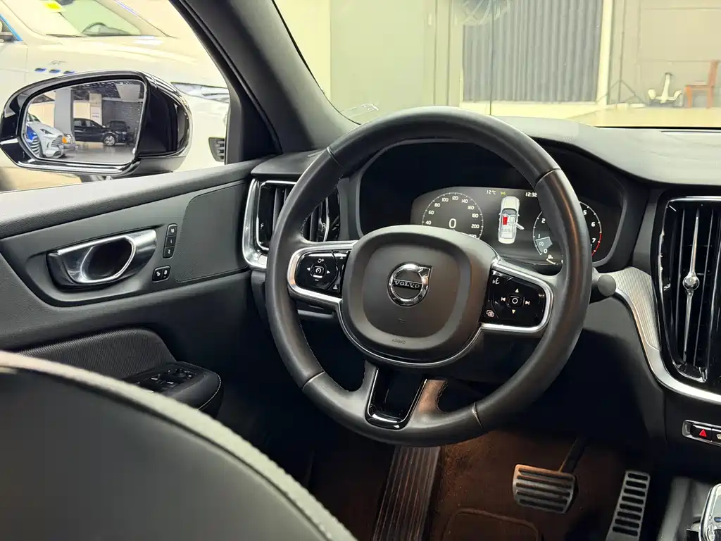 Volvo S60 2022 B4 Zhiyuan Sports Edition купить на сайте DeffCars