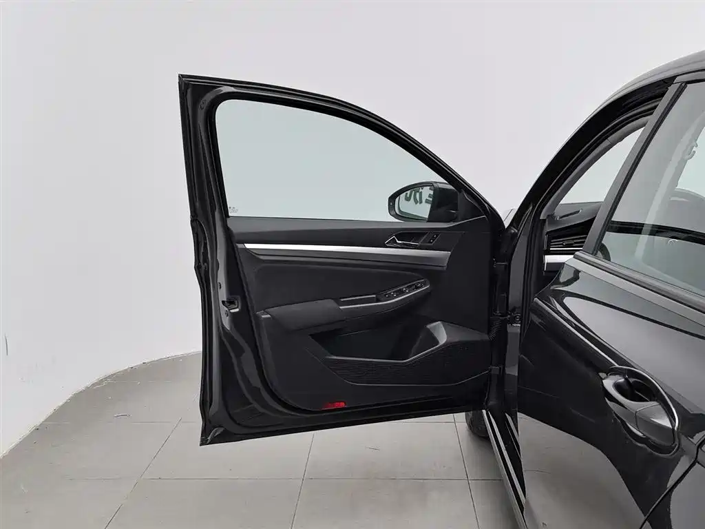 Bora 2021 1.5L manual fashion smart connected version купить на сайте DeffCars