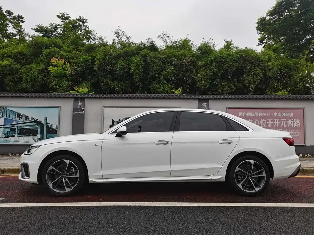 Audi A4L 2023 40 TFSI Fashionable and Dynamic купить на сайте DeffCars