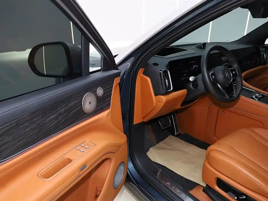 Wenjie M9 2024 extended range Ultra version 42kWh 6-seater version купить на сайте DeffCars