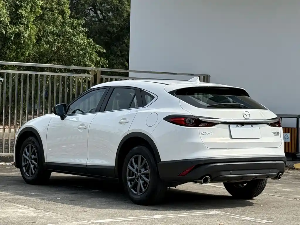 Mazda CX-4 2021 2.0L automatic two-wheel drive Blue Sky Vitality Edition купить на сайте DeffCars