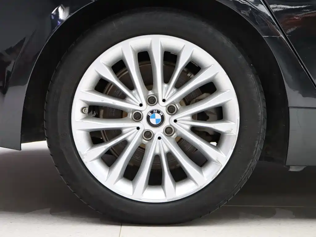 BMW 5 Series New Energy 2020 530Le Luxury Package купить на сайте DeffCars
