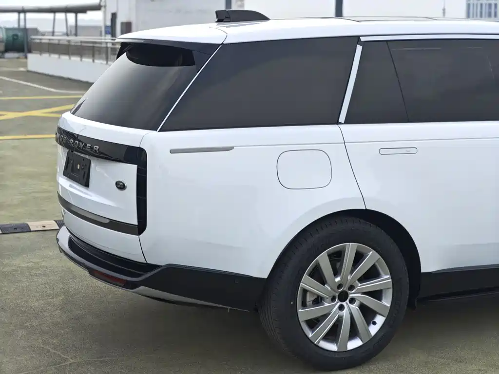 Range Rover 2026 3.0 L6 400PS SE long axis version купить на сайте DeffCars