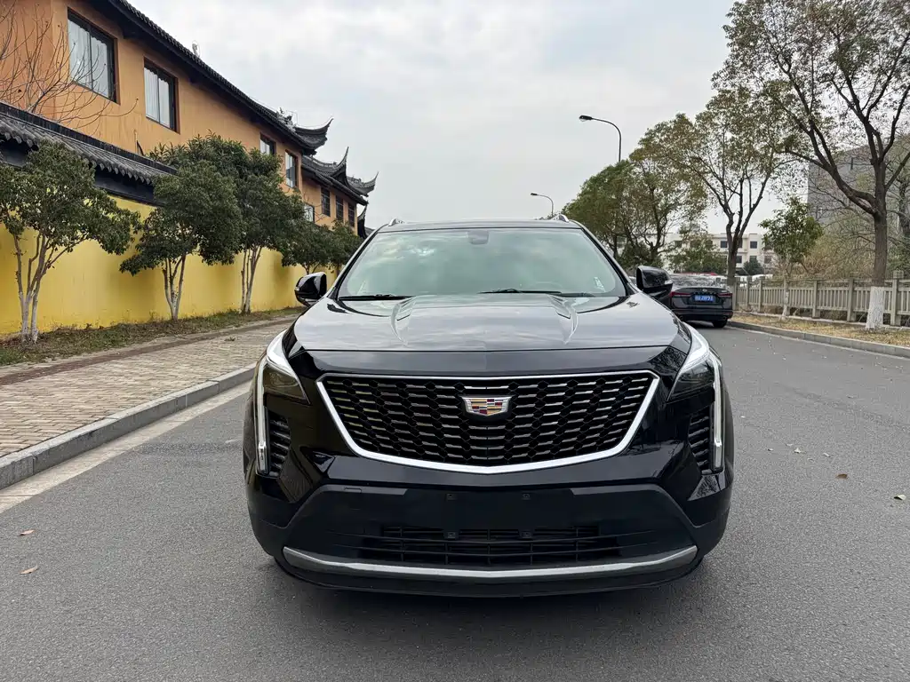 Cadillac XT4 2018 28T two-wheel drive leading model купить на сайте DeffCars