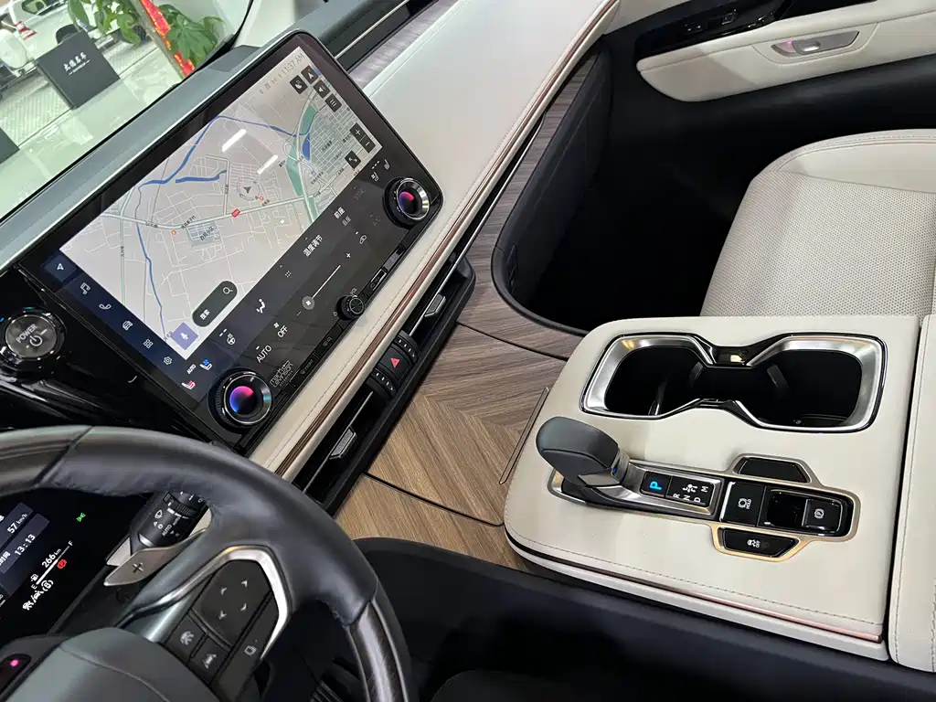 Lexus LM 2025 500h six-seater premium version купить на сайте DeffCars