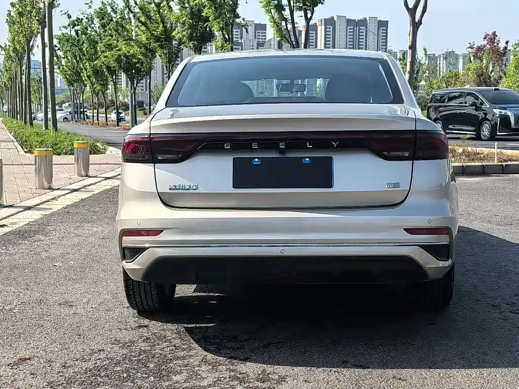 Emgrand 2022 4th generation 1.5L CVT flagship model купить на сайте DeffCars