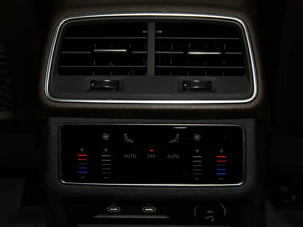 Audi A7L 2024 45TFSI S-line Dream Building Liquid Crystal Package купить на сайте DeffCars