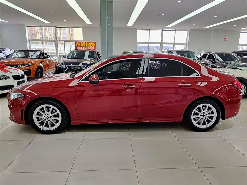 Mercedes-Benz A-Class 2022 Facelift A 200 L Sports Sedan Dynamic Type купить на сайте DeffCars