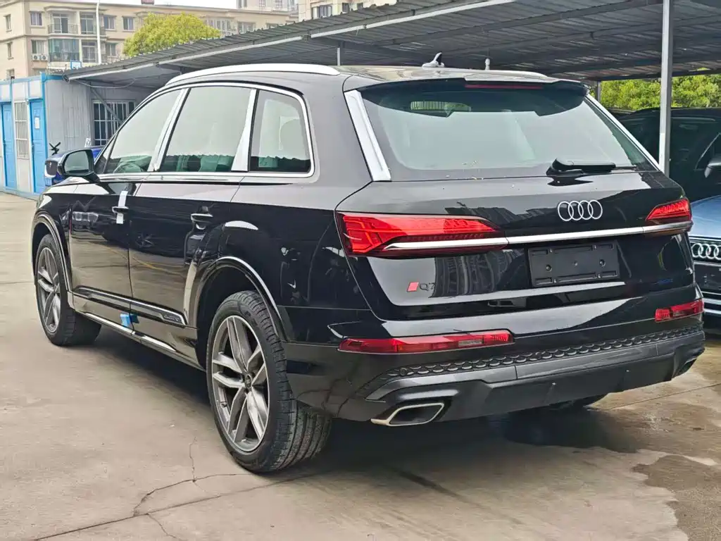 Audi Q7 2025 55 TFSI quattro S line sports купить на сайте DeffCars