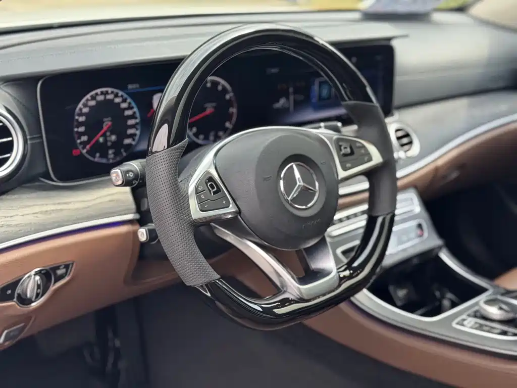 Mercedes-Benz E-Class 2017 E 300 L Sporty and Stylish купить на сайте DeffCars