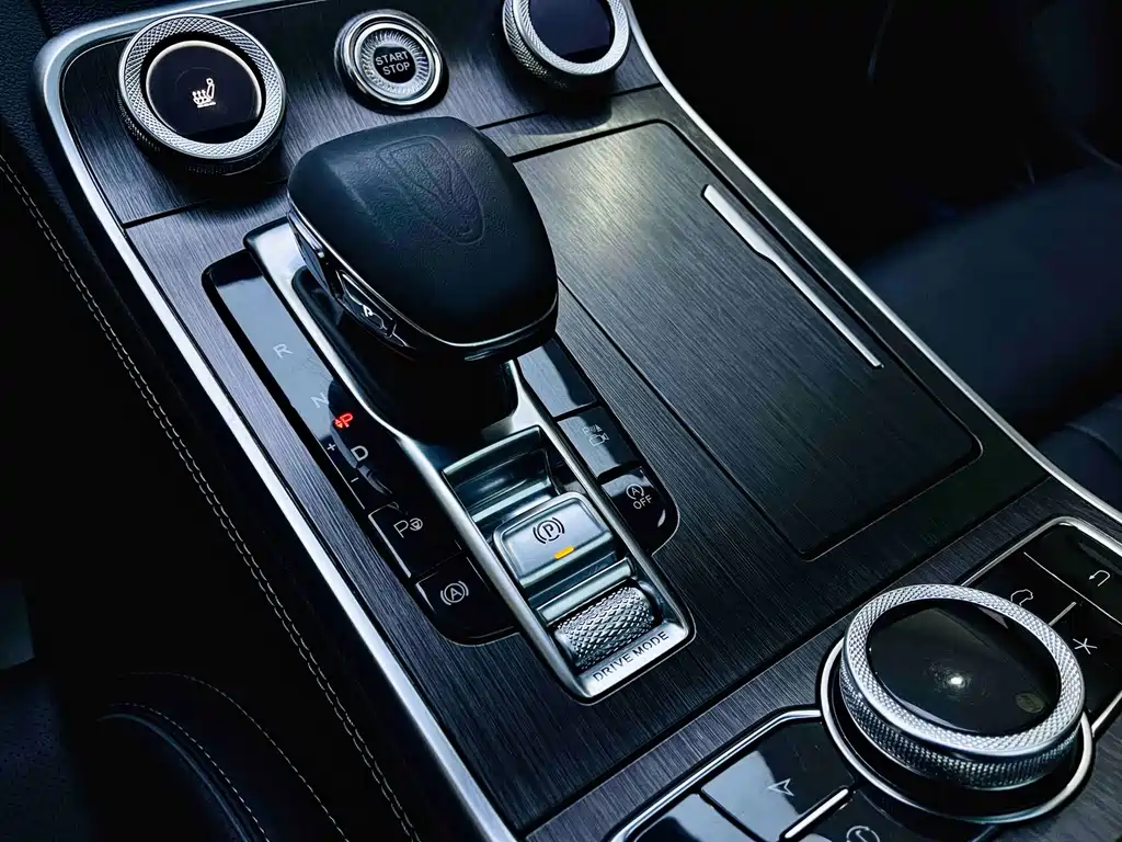 Hongqi H9 2022 2.0T Zhilianqi Chang Edition купить на сайте DeffCars