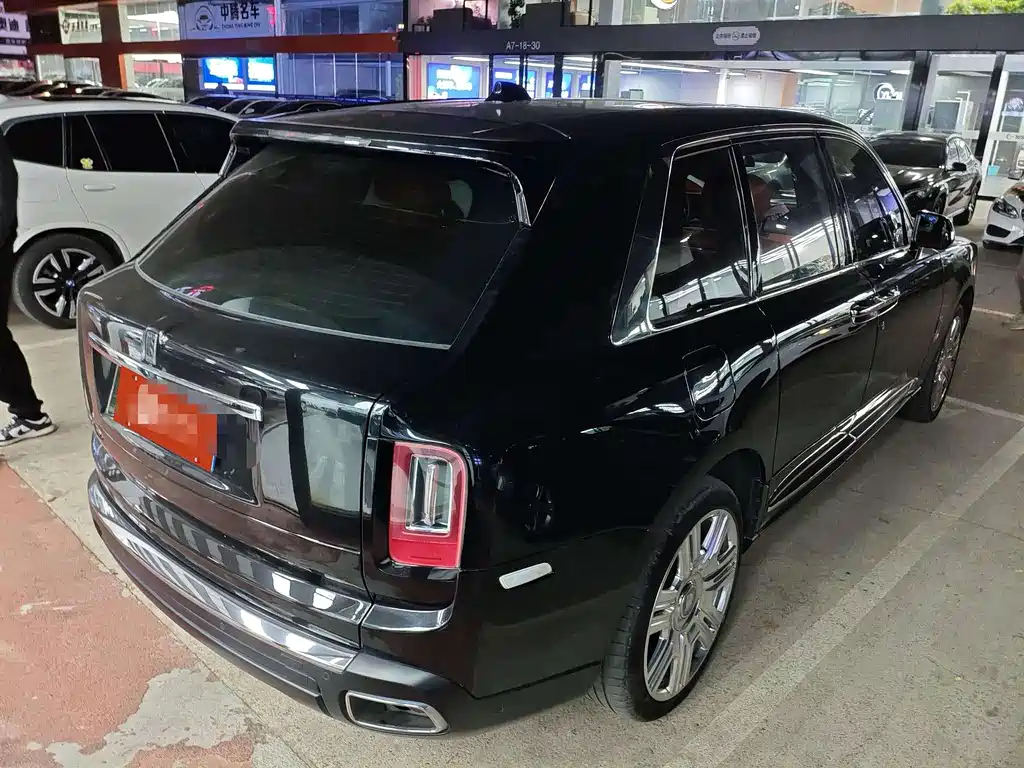 Cullinan 2018 four-seat version купить на сайте DeffCars