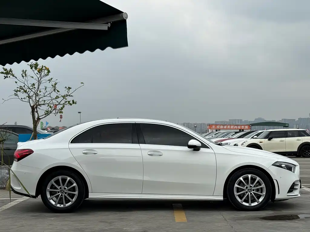 Mercedes-Benz A-Class 2019 A 200 L Sports Sedan купить на сайте DeffCars