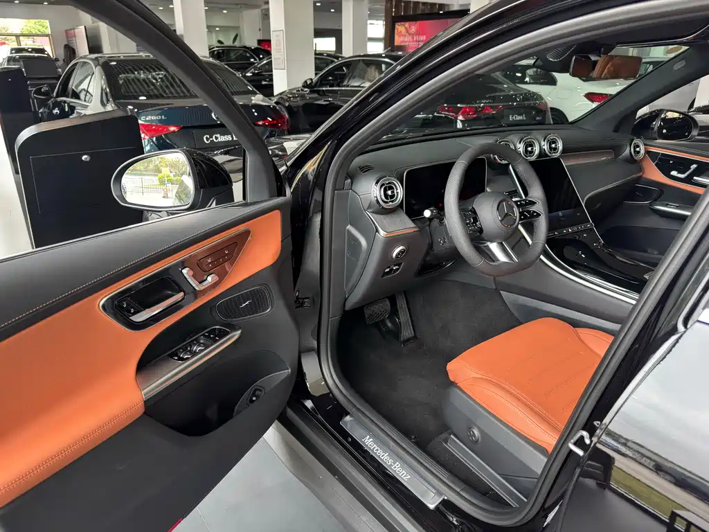 Mercedes-Benz GLC 2026 GLC 260 L 4MATIC luxury model купить на сайте DeffCars