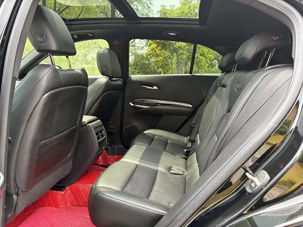 Cadillac XT4 2018 28T two-wheel drive technology купить на сайте DeffCars
