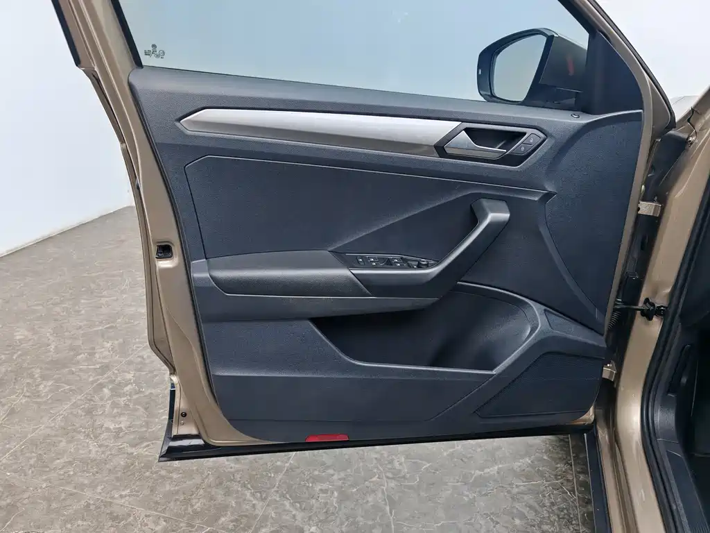 T-ROC 2021 280TSI DSG two-wheel drive elite intelligent version купить на сайте DeffCars