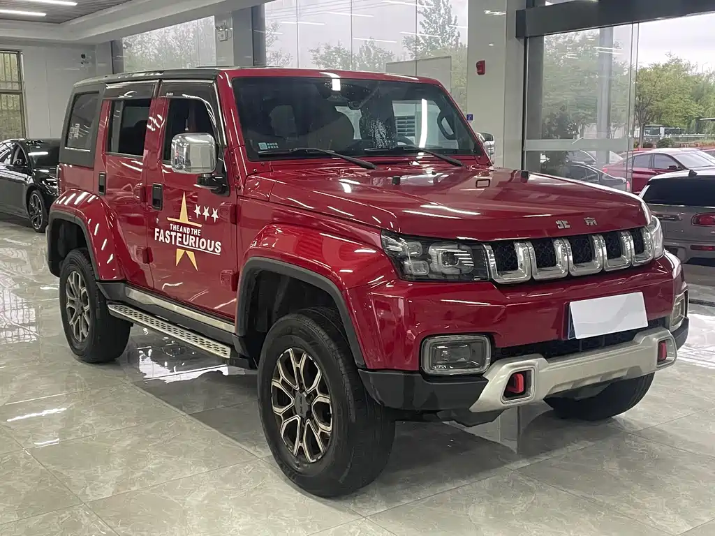 Beijing off-road BJ40 2020 2.0T automatic two-wheel drive city hunter version knight type купить на сайте DeffCars