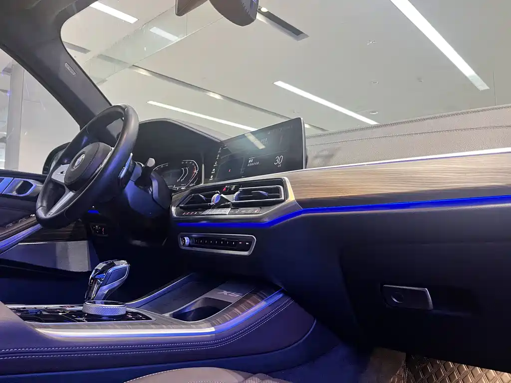 BMW X5 2022 xDrive 40Li M Sports Package купить на сайте DeffCars