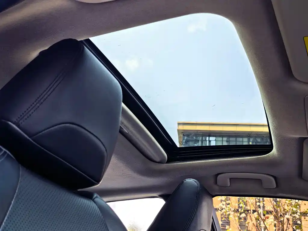 Corolla 2019 1.2T S-CVT GL-i Deluxe Edition купить на сайте DeffCars