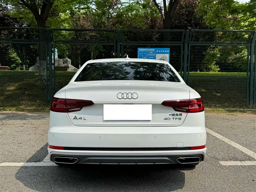 Audi A4L 2018 30th Anniversary Model 40 TFSI Fashion Model купить на сайте DeffCars