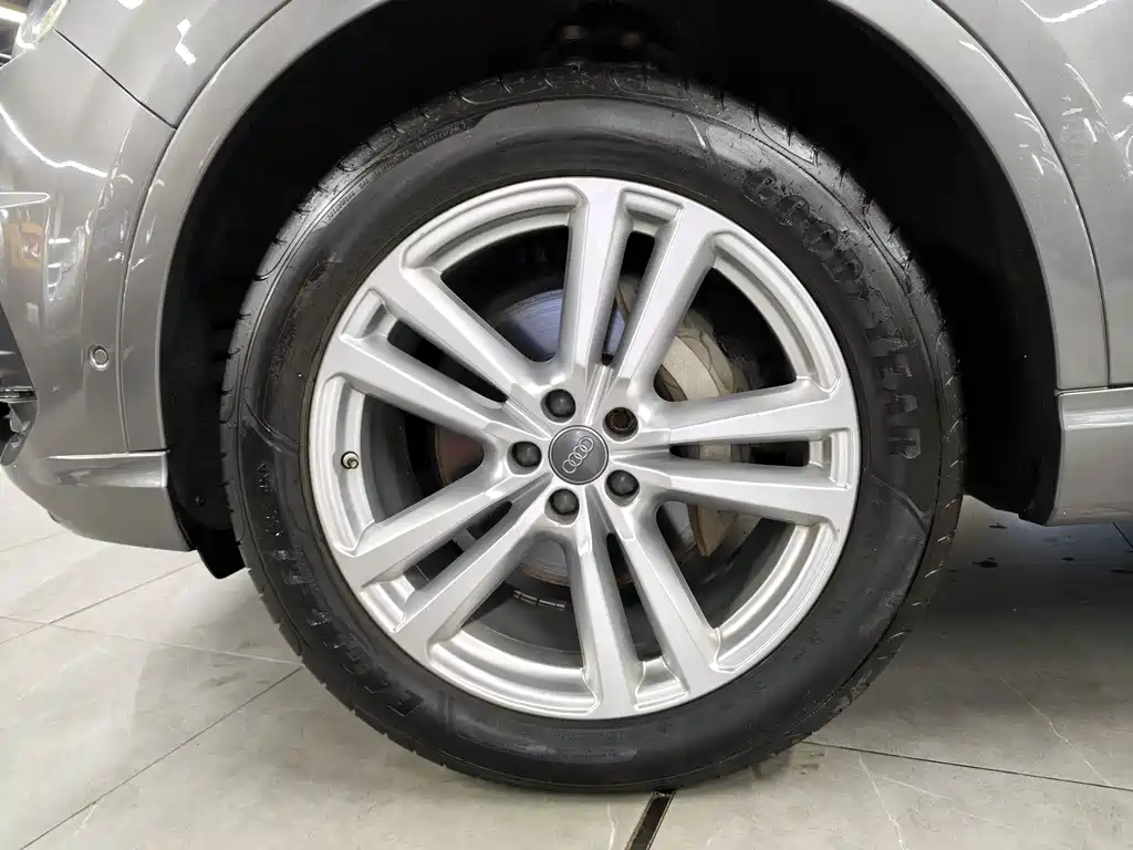 Audi Q7 2016 40 TFSI S line sports model купить на сайте DeffCars