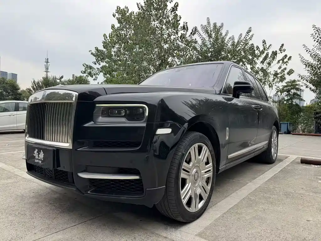 Cullinan 2018 four-seat version купить на сайте DeffCars