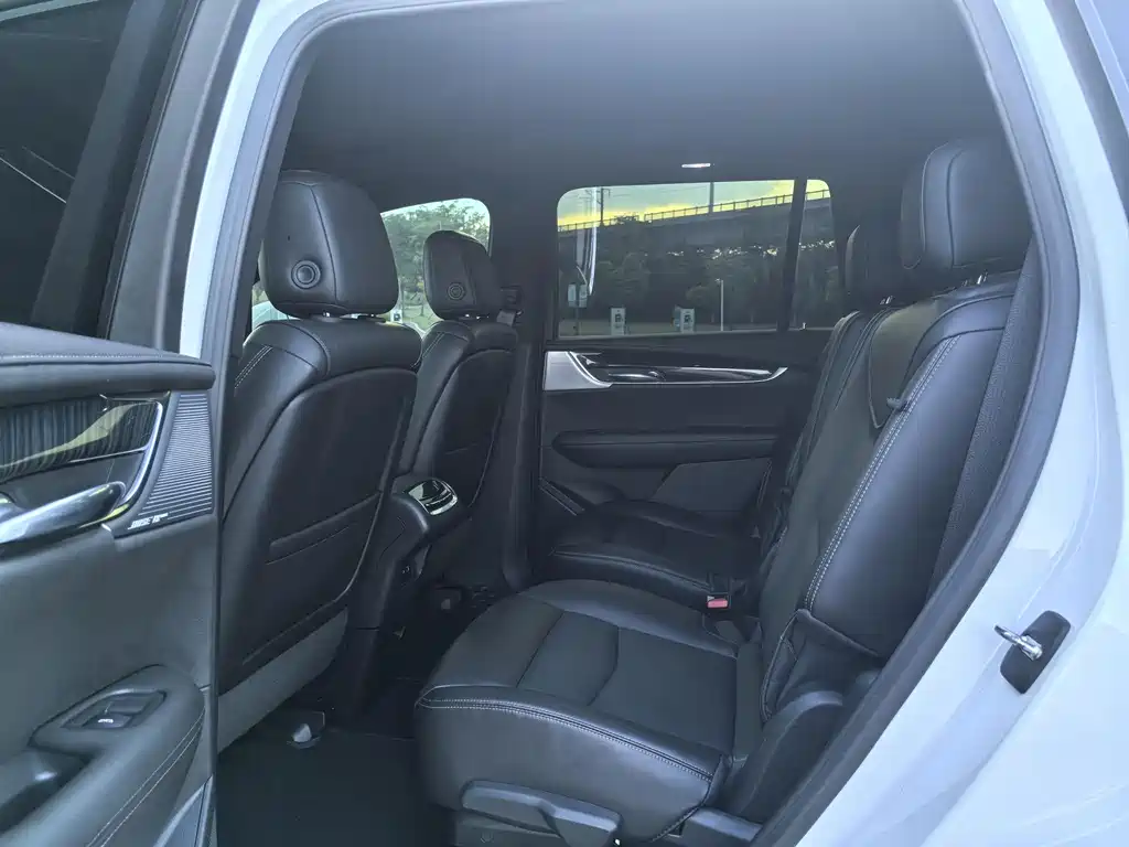 Cadillac XT6 2022 2.0T six-seat four-wheel drive luxury model купить на сайте DeffCars