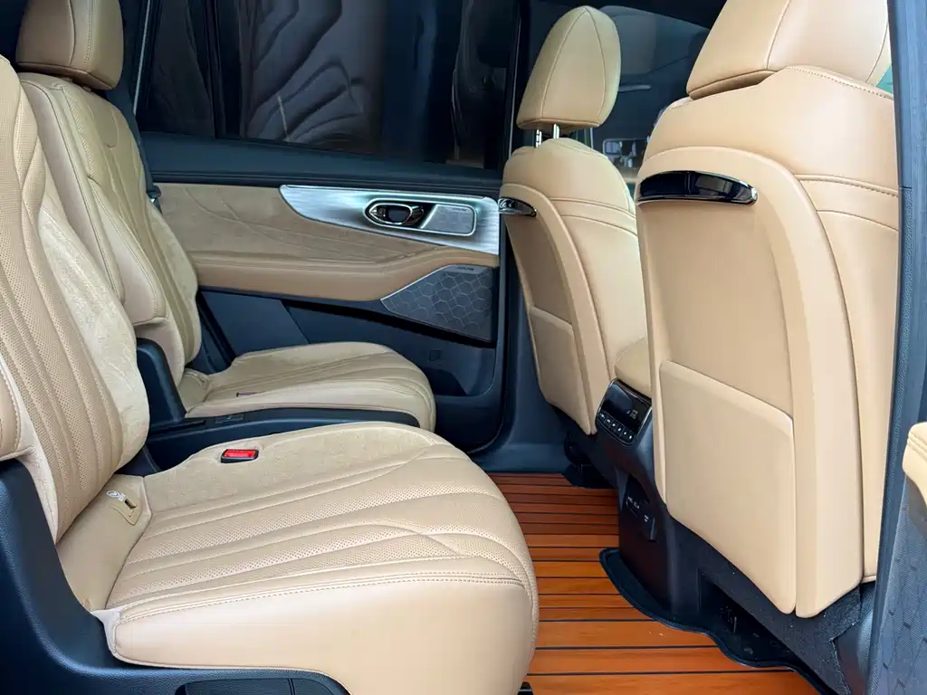 Trumpchi ES9 2024 PHEV 143km Traveler Max купить на сайте DeffCars